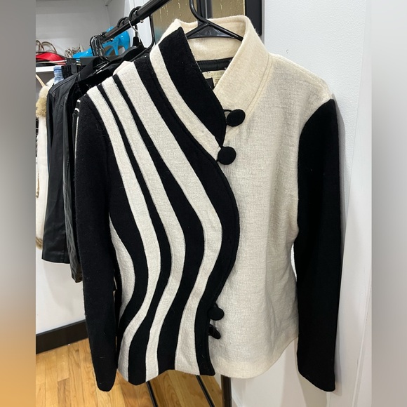 Asymmetrical designed Cardigan - Picture 1 of 3
